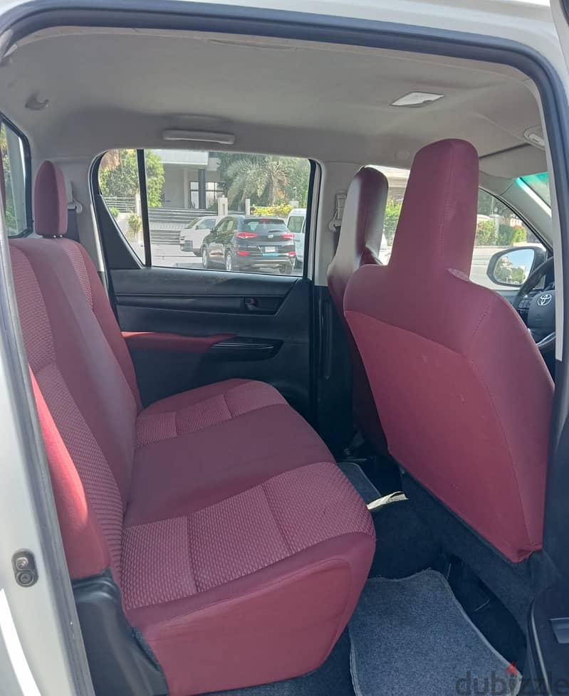 2018, TOYOTA HILUX, PICKUP DOUBLE CABIN, SINGLE OWNER. 4