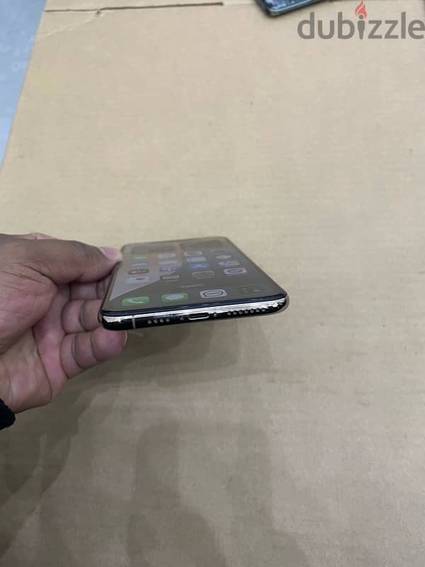 iPhone XS Max 256gb not open and repair before 3