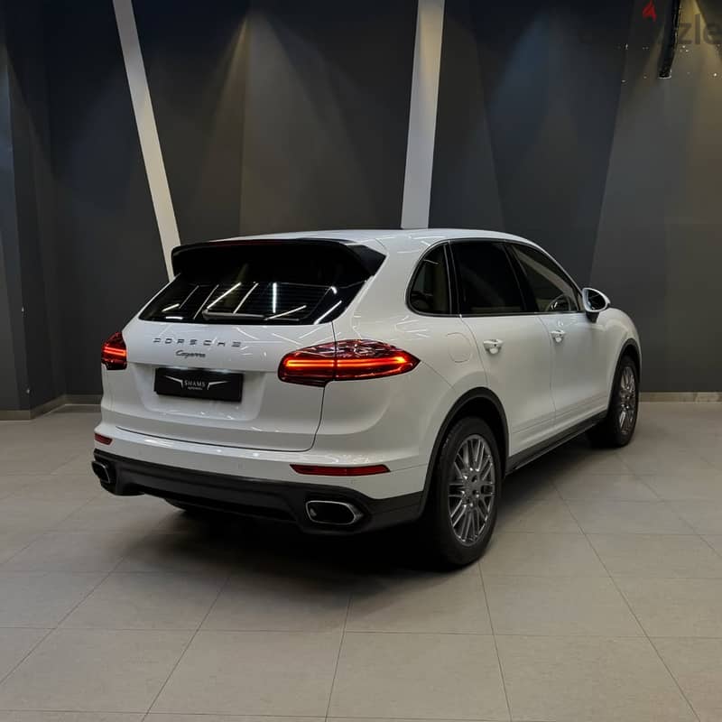 Porsche Cayenne 2016 1