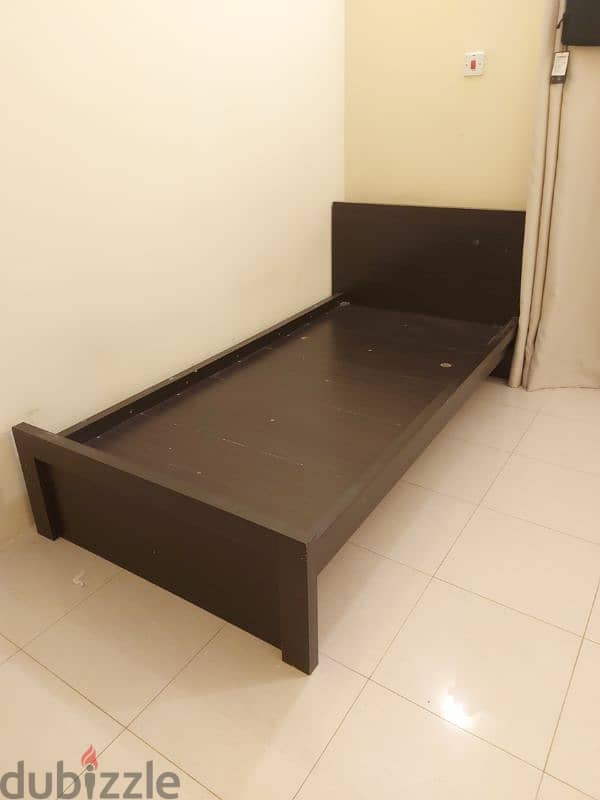 Single Bed (mattress not included) 0