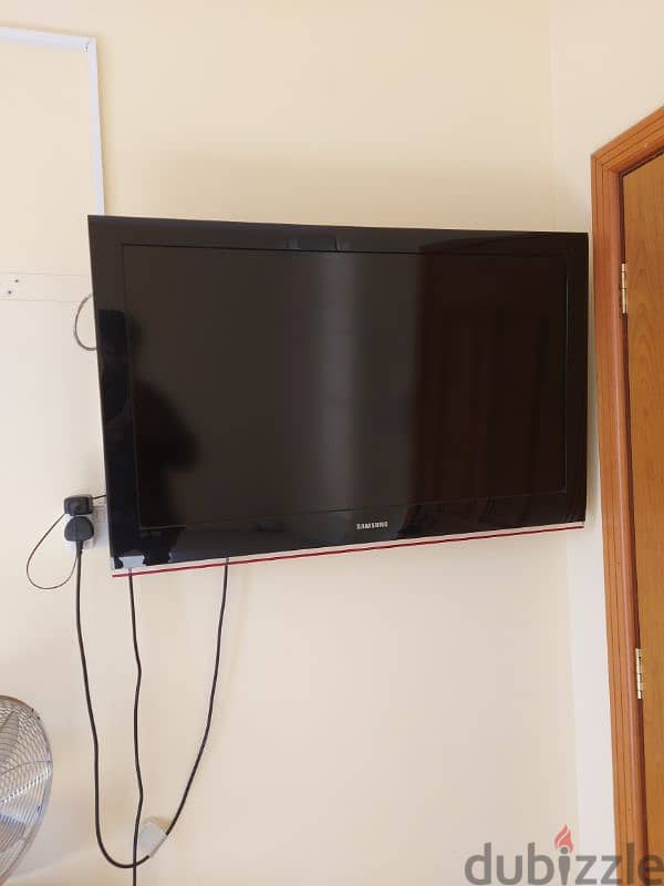 40" Samsung LCD TV 0