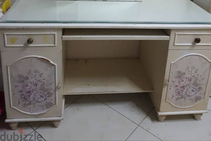 office table urgent for sale 0