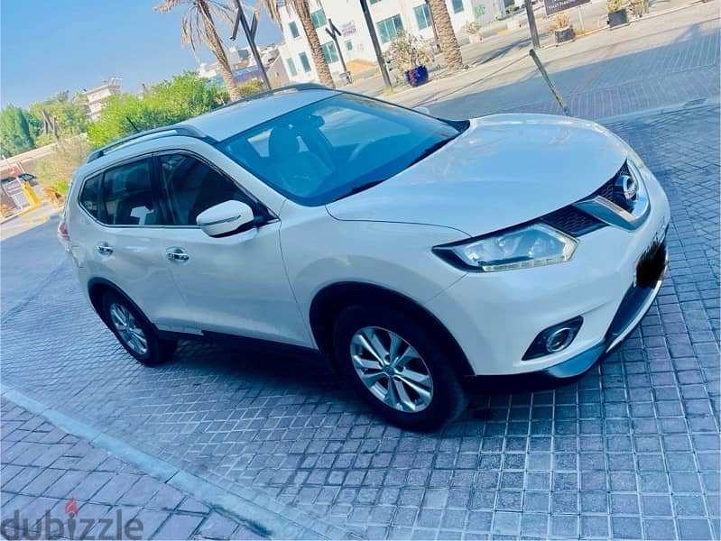 Nissan X-Trail 2015 model . 1