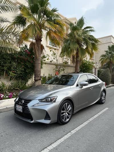 Lexus IS 300 2019 Bahrain agent