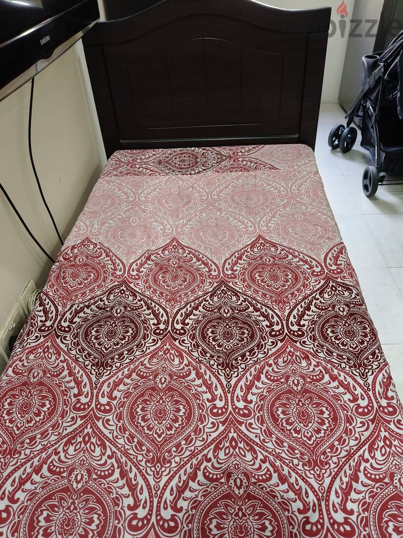 Single bed with mattress for sale 0