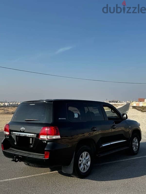 Toyota Land Cruiser VXR 2010 3