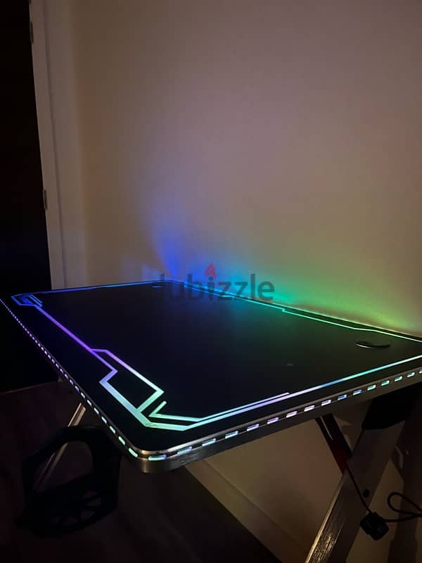 RGB GAMING TABLE FOR SALE - طاولة للبيع 5