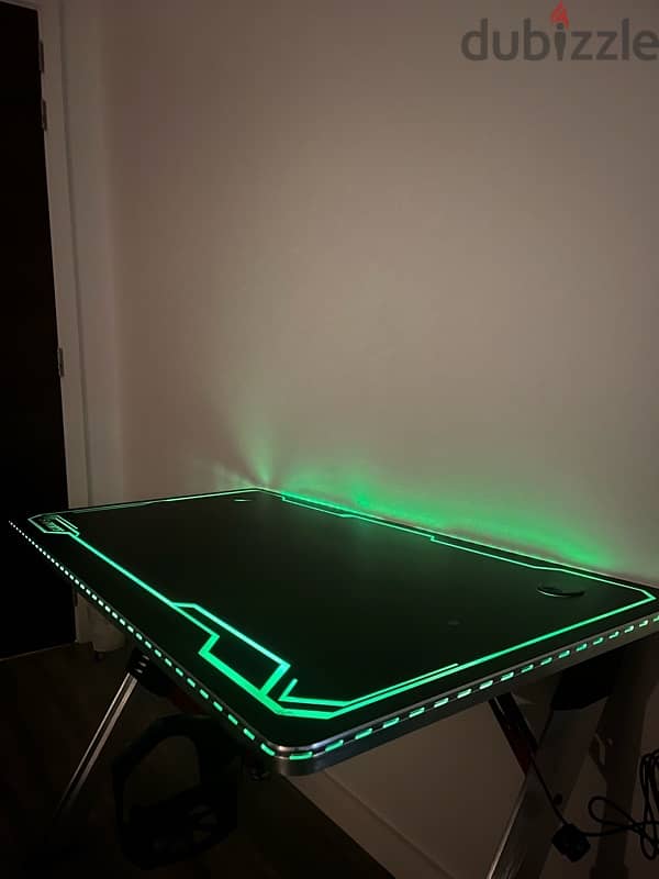 RGB GAMING TABLE FOR SALE - طاولة للبيع 6