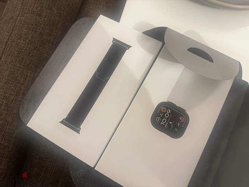 New Apple Watch Ultra 2 black - never used 8