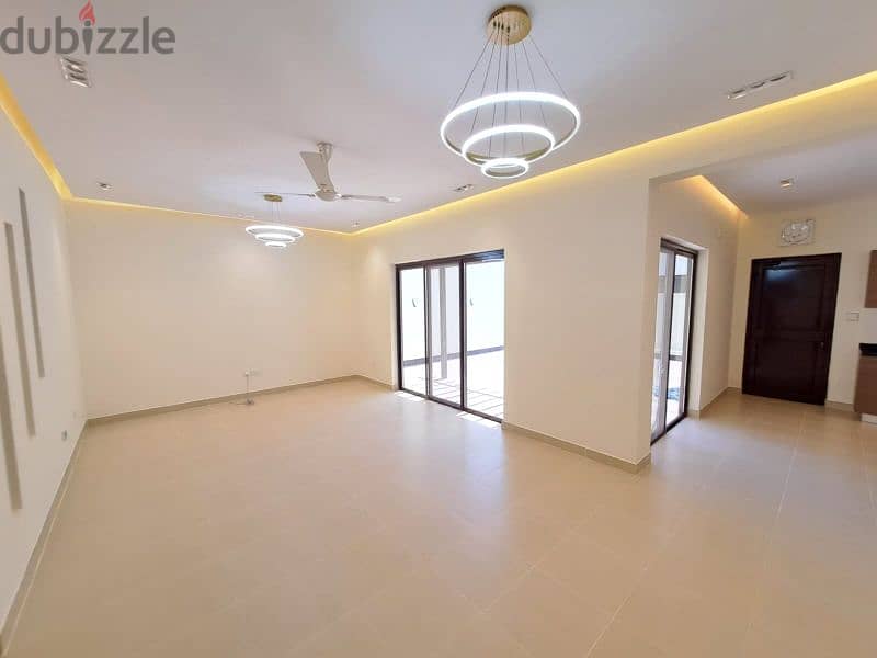 Villa for rent in Diyar Al Muharraq / Outdoor Garden 0