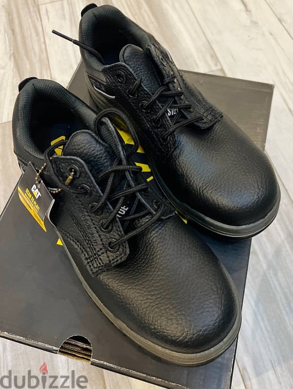 Caterpillar Safety Shoes for Men Size: US 7 3