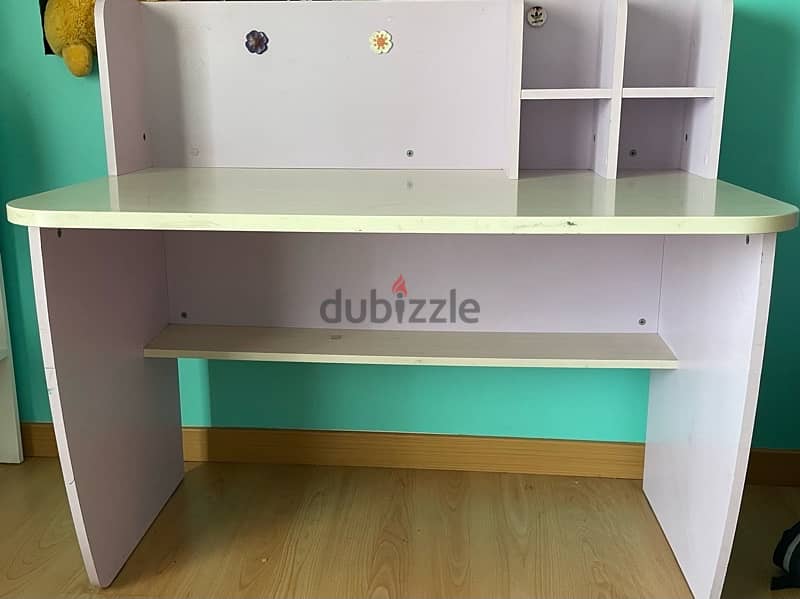 2 Children’s Desk 0