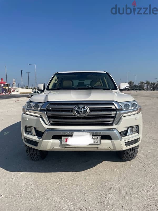 Toyota Land Cruiser 2016 1