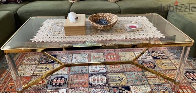 طاولة coffee table