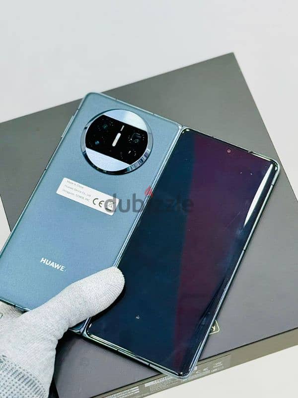 Huawei mate X'3 fold premium model new just activated few days 1