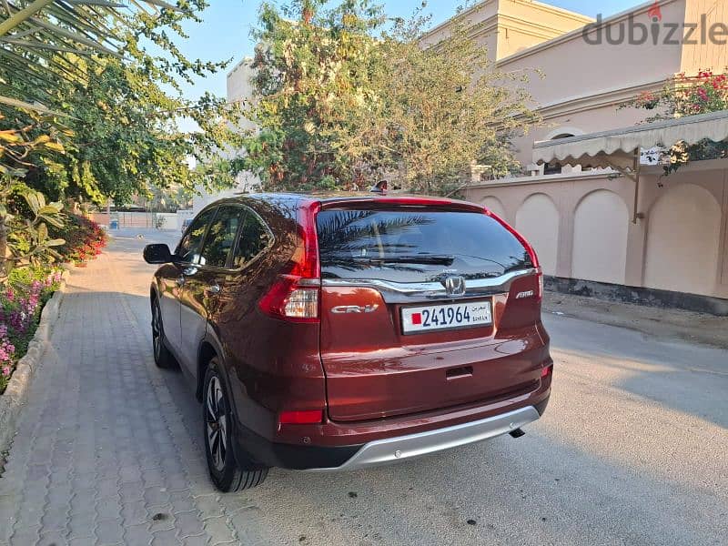 Honda crv 2015 full  new condition 134km original paint Honda services 5