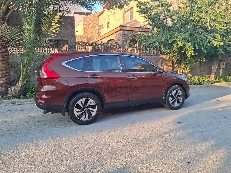 Honda crv 2015 full  new condition 134km original paint Honda services 8