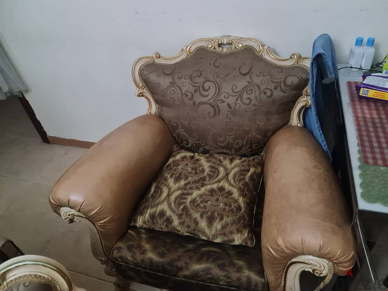 Sofa for sale 0