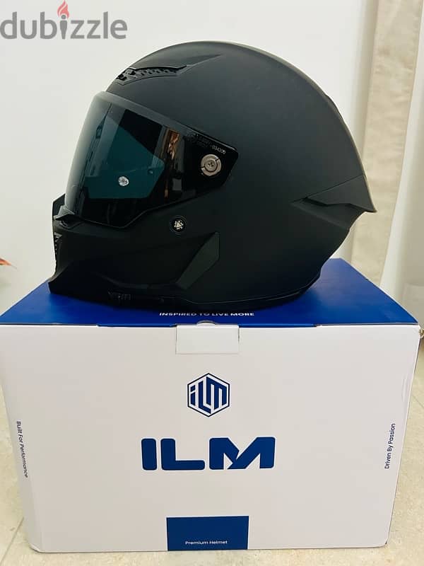 ILM Helmet + ILM Gloves + 3 extra visors 2