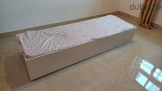 Kids bed with 3 inch cot