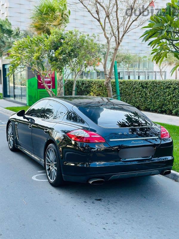 Porsche Panamera 2013 model. single owner used car. very clean interio 8