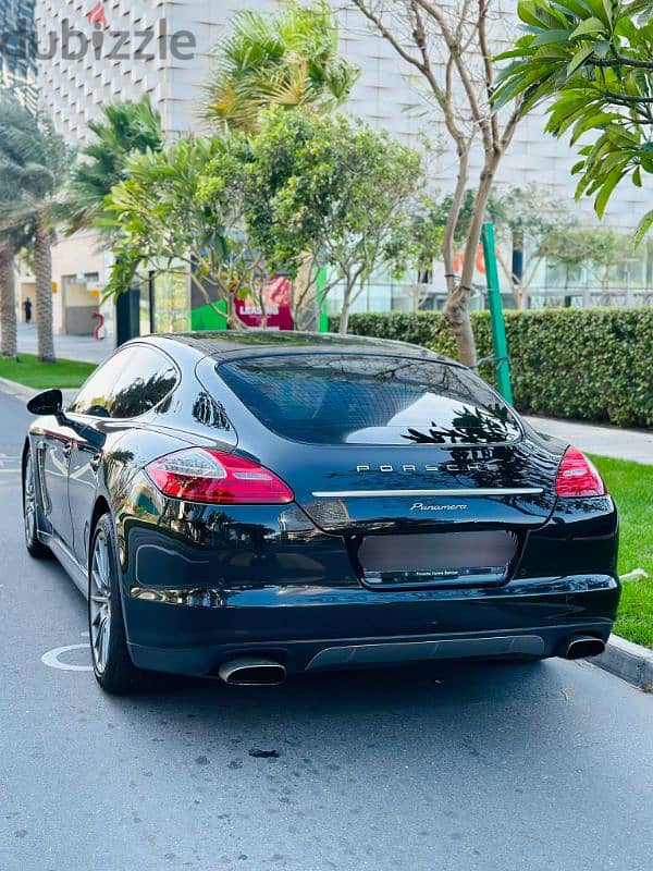 Porsche Panamera 2013 model. single owner used car. very clean interio 11