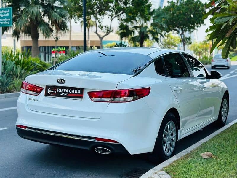 Kia Optima 2013 well maintained  call or WhatsApp 3375671 6