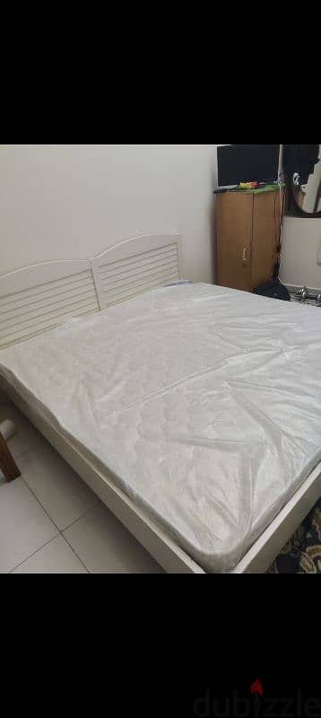 BED - KING SIZE