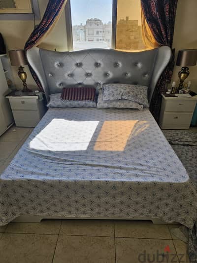 Queen size bed with mattress