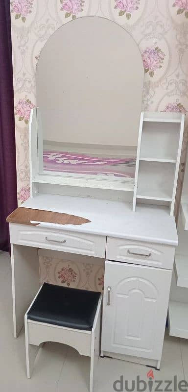 Dressing table