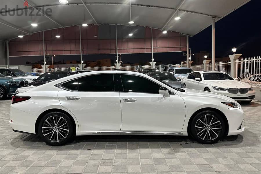 Lexus ES 350 2023 12