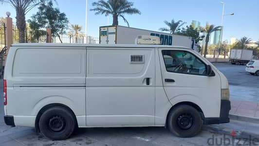 Toyota Hi-Ace Bus Chiller Cargo Van Very Good Condation