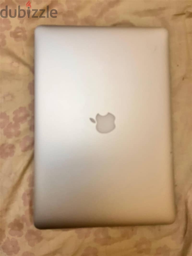 15.4 inches MacBook Pro intel i7 2.2GHz 16GB RAM 256GB SSD 3