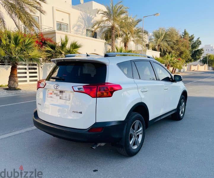 Toyota Rav4 2015 model for sale 5200 bd /- 4