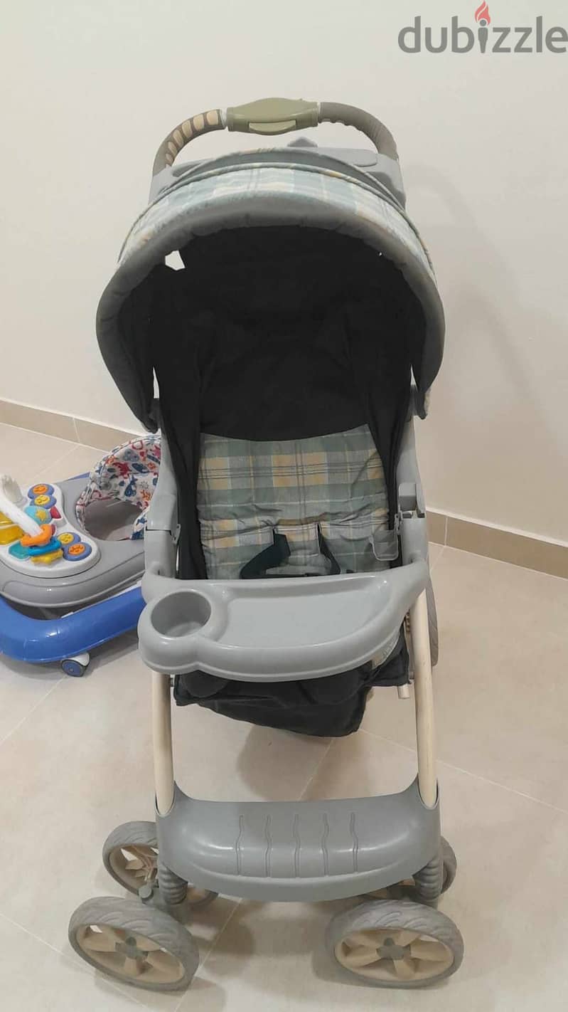 Baby Crib Cot 15 bd    baby stroller 10 bd ,     5bd  baby walker 2