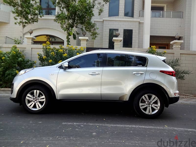 Kia Sportage 2.0 L 2017 Silver Full Option Well Maintained Urgent Sale 1