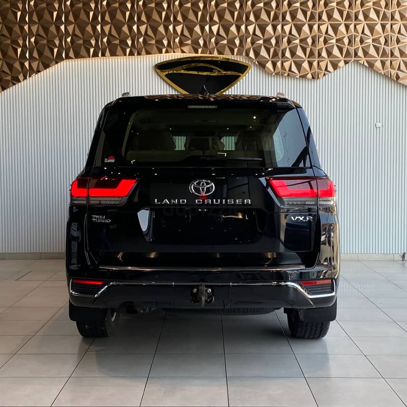 Toyota Land Cruiser 2022 VXR TWIN TURBO 6