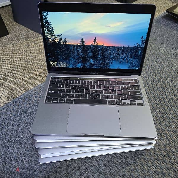 Apple MacBook Pro 2022 M2 1