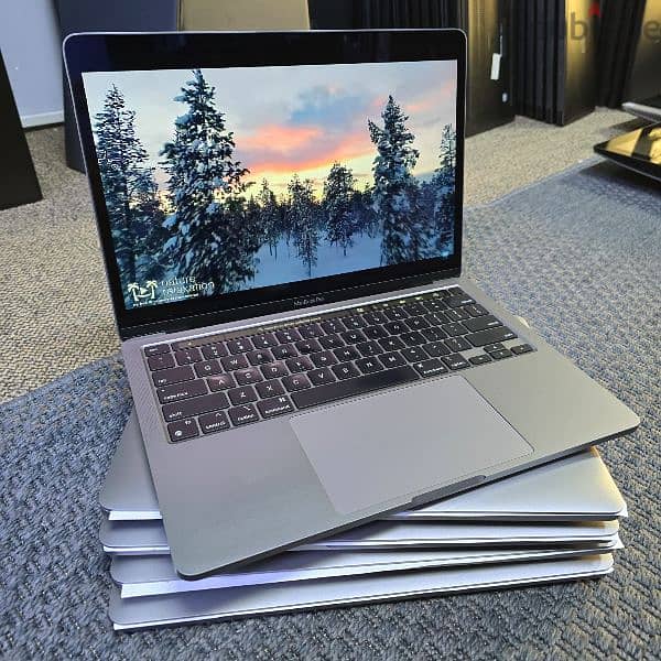 Apple MacBook Pro 2022 M2 2