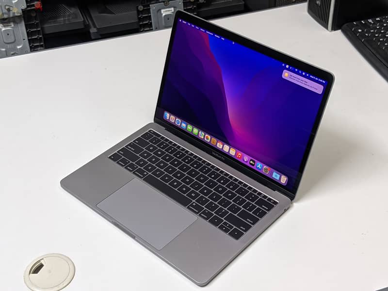 MacBook Pro 2016 Core i5 Display 13.3" Screen 8GB Ram 250GB Memory 2