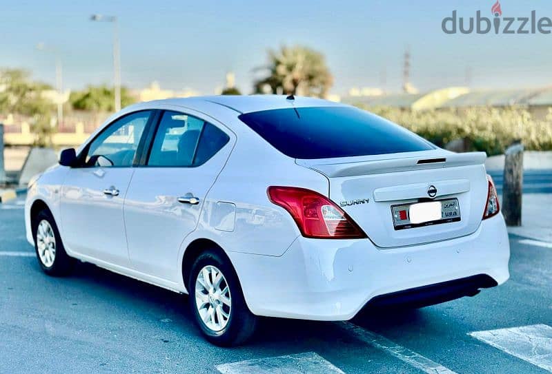 Nissan Sunny 2018 4