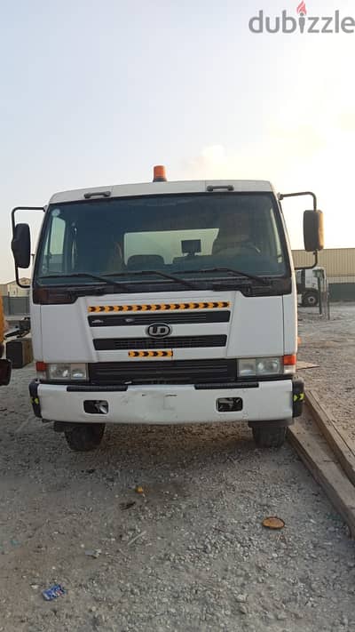 5000 gallons Nissan UD 2010 Stainless Steel Tanker for sale