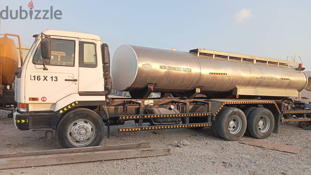 5000 gallons Nissan UD 2010 Stainless Steel Tanker for sale 1