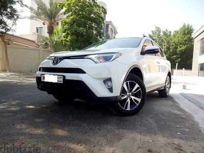 Toyota Rav4 2.5 L 2018 White Single User Well Maintained Urgent Sale