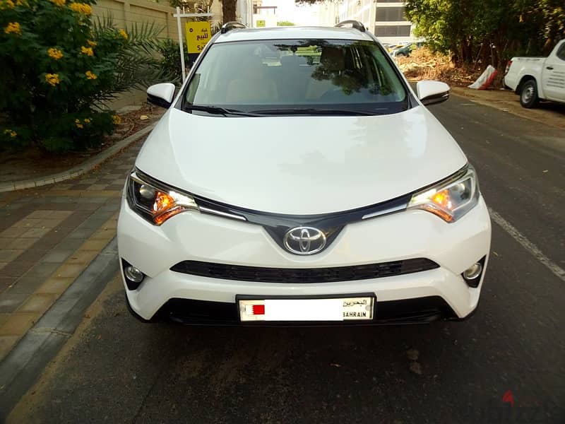 Toyota Rav4 2.5 L 2018 White Single User Well Maintained Urgent Sale 1