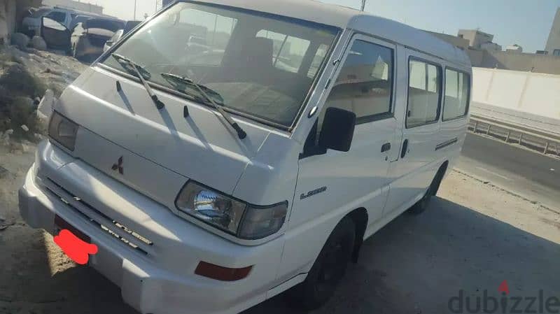 Mitsubishi minibus 1