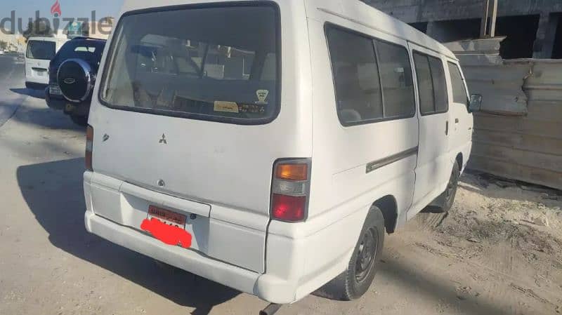 Mitsubishi minibus 2