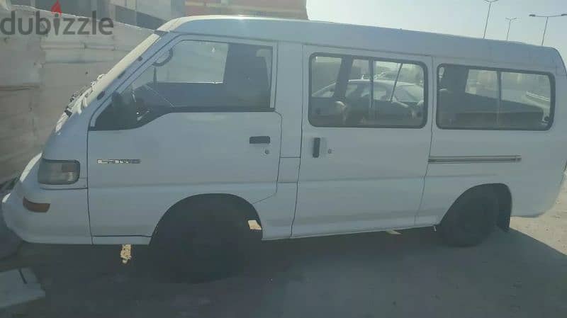 Mitsubishi minibus 3