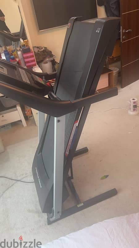 treadmill for urgent sale 5