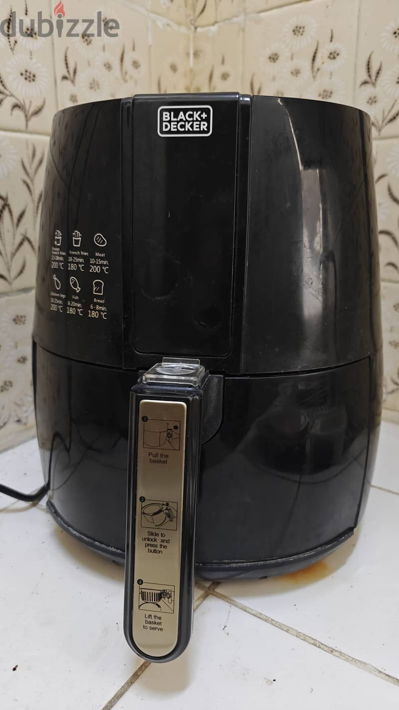 LG Microwave Oven Black + Decker Air fryer. Excellent condition 2